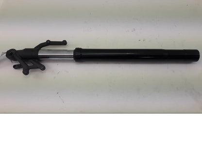 Baksidan på Gaffelben från en Kawasaki Z 900 -2020 motorcykel.