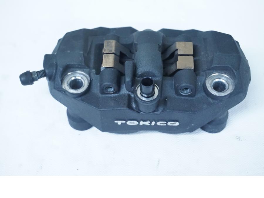 Baksidan på Bromsok från en Suzuki GSX-R 750 -2009 motorcykel.