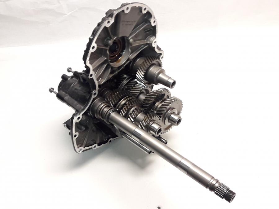 Framsidan på Växellåda från en BMW R 1250 GS -2020 motorcykel.