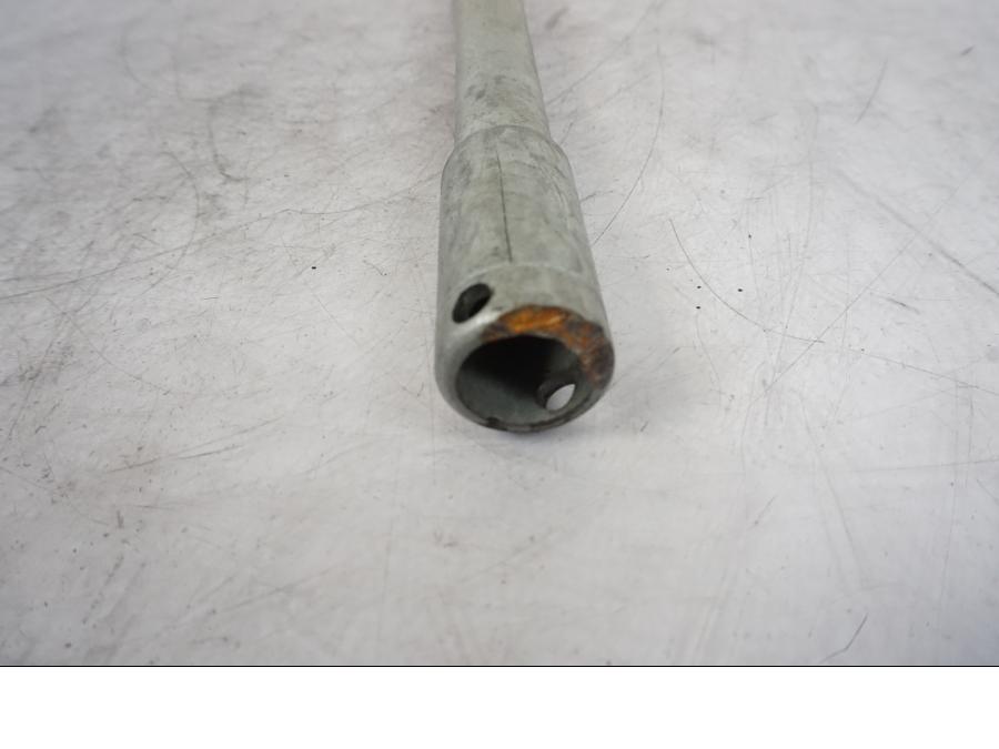 Vänster sida på Axel från en Honda VTR 1000 F -1997 motorcykel.