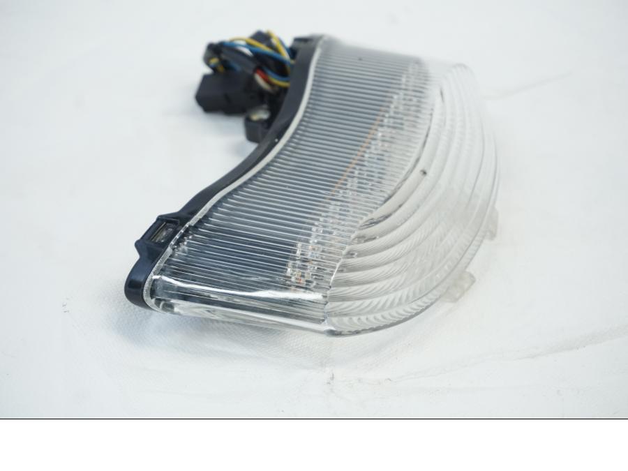 Framsidan på Baklampa från en Triumph Daytona 675 -2010 motorcykel.