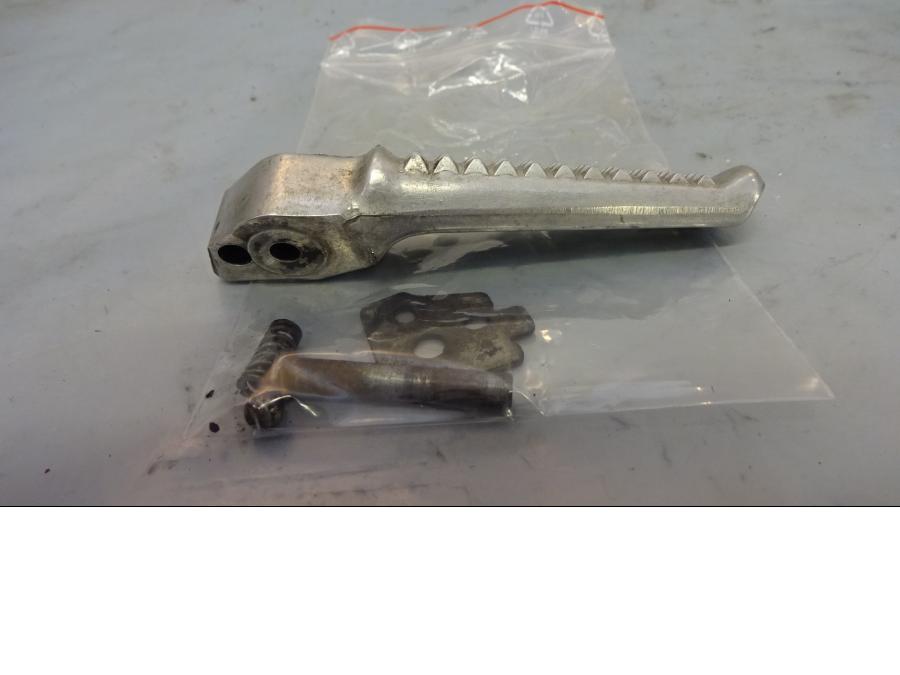 Framsidan på Fotpinne från en Honda VTR 1000 F -1997 motorcykel.