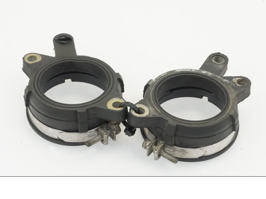 Vänster sida på Insug från en BMW R 1150 R -2002 motorcykel.