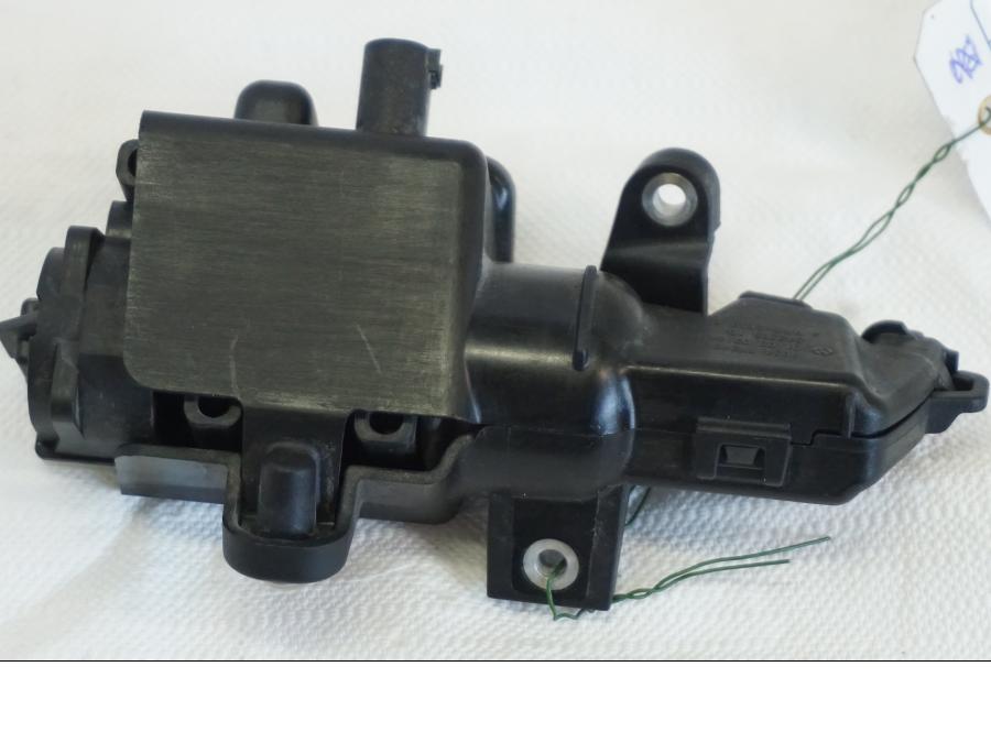 Framsidan på Centrallås från en BMW K 1600 -2015 motorcykel.