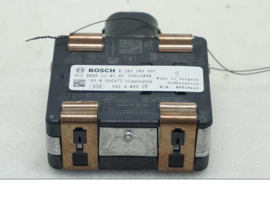 Framsidan på Radar från en Ducati Multistrada 1158 V4 -2021 motorcykel.