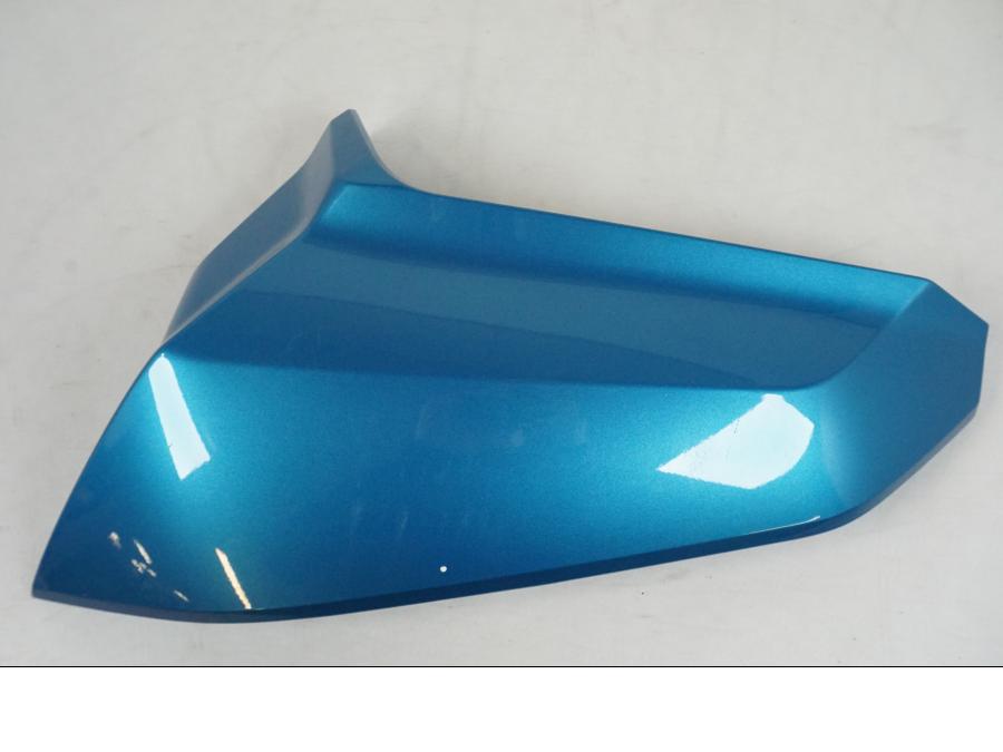 Framsidan på Sidkåpa från en BMW C400X -2018 motorcykel.