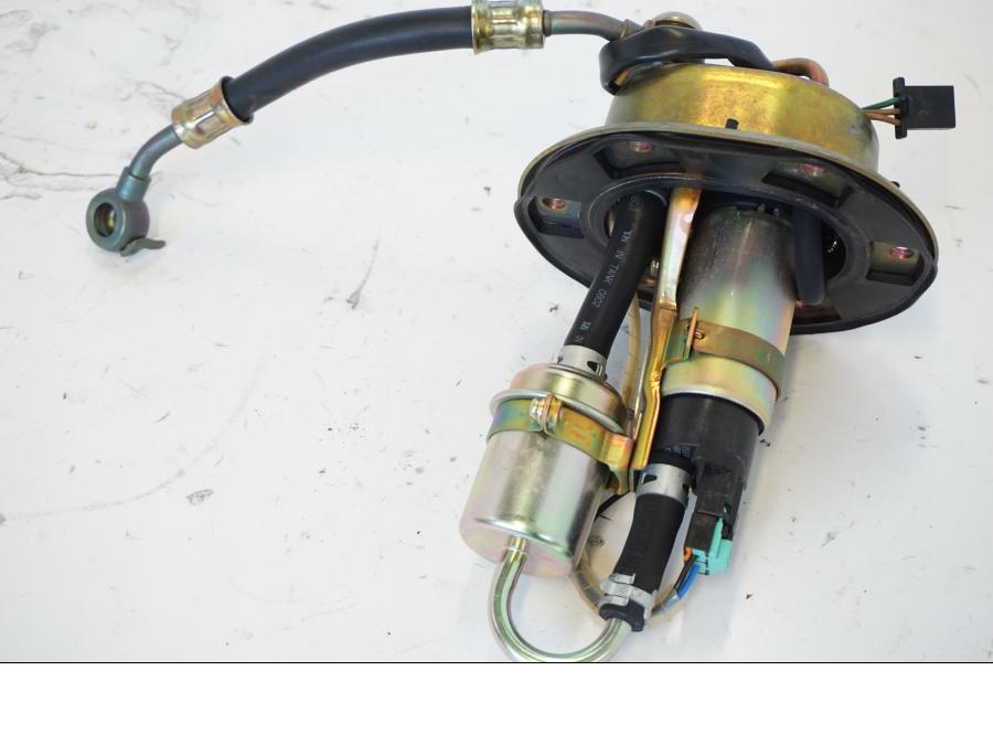 Extrabild1 på Bensinpump insprut från en Honda CBR 900 RR -2001 motorcykel.