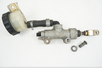 Framsidan på Bromshuvudcylinder från en Kawasaki VN 1500 -1996 motorcykel.