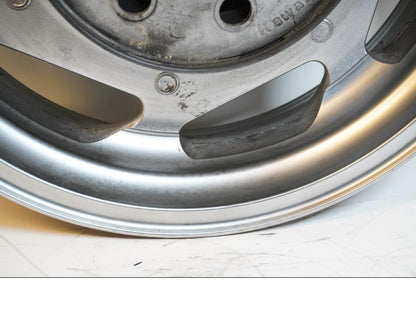 Extrabild3 på Fälg från en Kawasaki VN 1600 -2006 motorcykel.