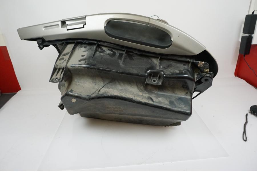 Baksidan på Sidoväska från en BMW K 1200 LT -2004 motorcykel.