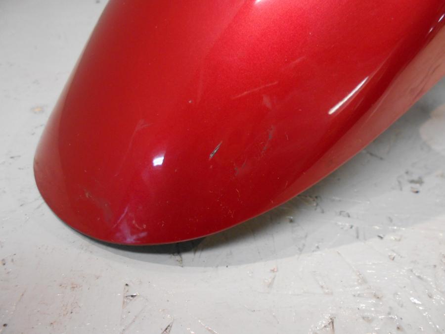 Snett uppifrån på Framskärm från en Yamaha TDM 850 -1999 motorcykel.
