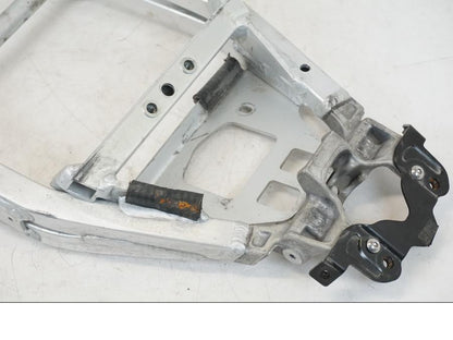 Baksidan på Bakram från en Aprilia Tuono V4R -2011 motorcykel.