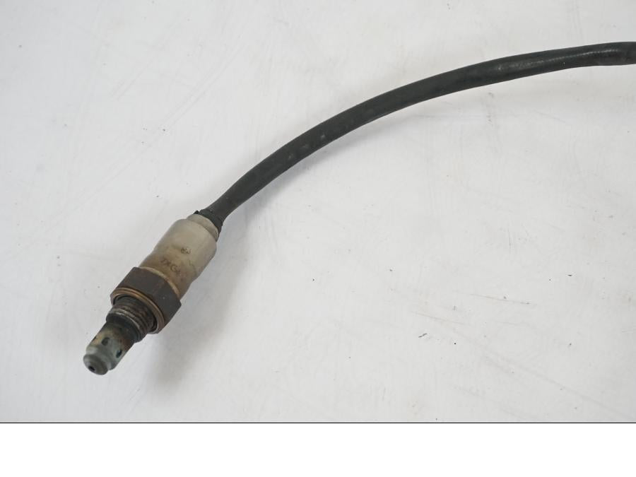 Höger sida på Lambdasond från en KTM 1290 Super Duke R -2018 motorcykel.