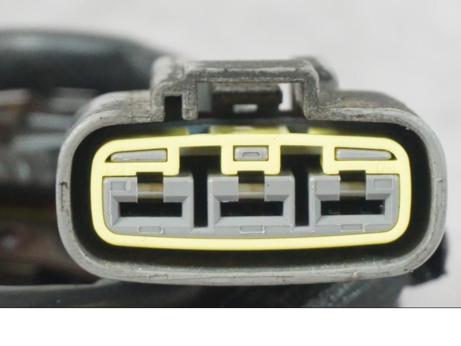 Baksidan på Generator från en Kawasaki ZX-10R -2008 motorcykel.