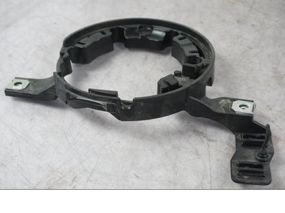 Snett nerifrån på Bensintanklucka från en BMW K 1600 GTL -2015 motorcykel.