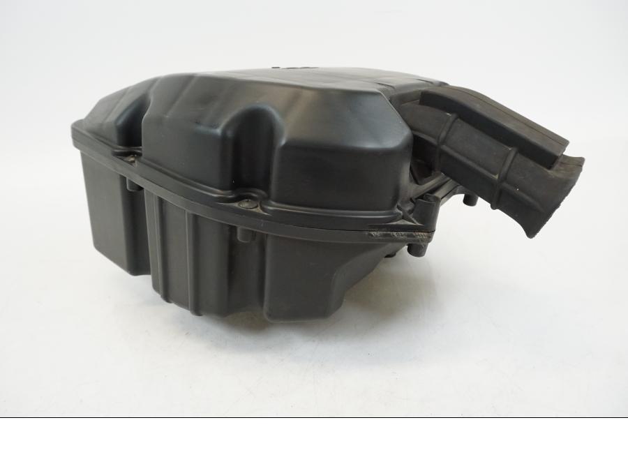 Snett nerifrån på Luftburk från en Honda XL 1000 V -1999 motorcykel.