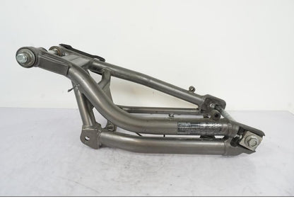 Baksidan på Sving från en Kawasaki ER-6N -2012 motorcykel.