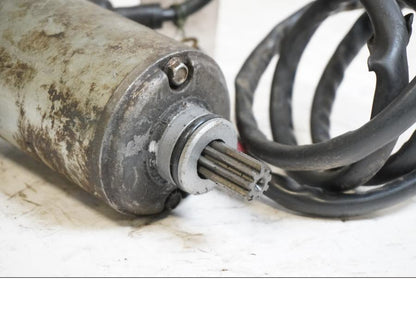 Baksidan på Startmotor från en Yamaha YFM 350 R -2006 ATV.