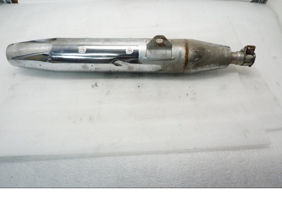 Höger sida på Ljuddämpare från en Yamaha XVS 650 -1999 motorcykel.