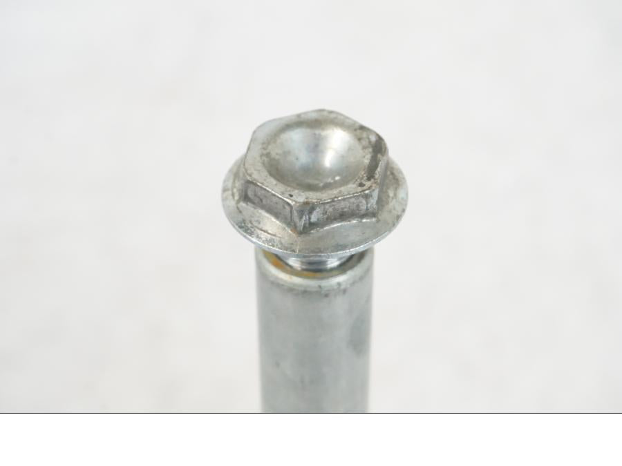 Snett uppifrån på Axel från en Honda CBR 1100 XX -1999 motorcykel.