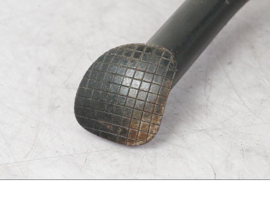 Baksidan på Centralstöd från en BMW K 1600 GTL -2015 motorcykel.