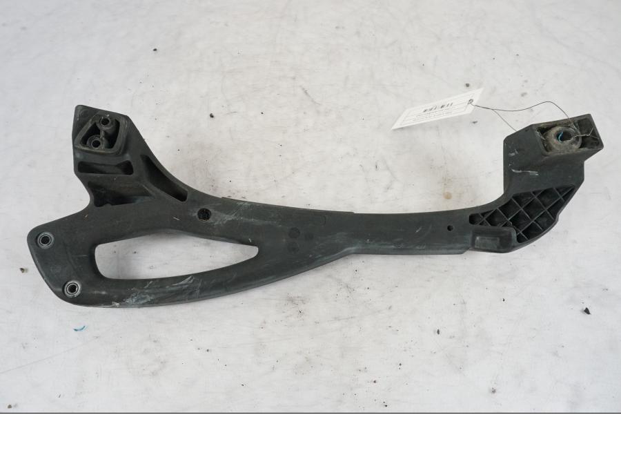 Vänster sida på Sidoväskhållare från en BMW R 850 R -2004 motorcykel.