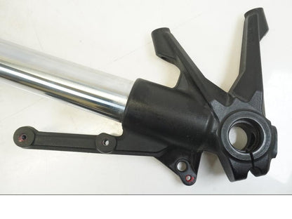 Baksidan på Gaffelben från en Ducati Hyperstrada -2013 motorcykel.