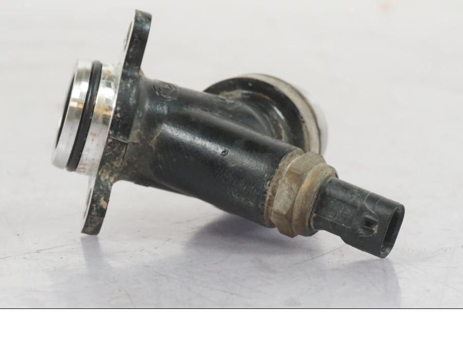 Vänster sida på Vattenrör från en BMW R 1200 GS -2018 motorcykel.