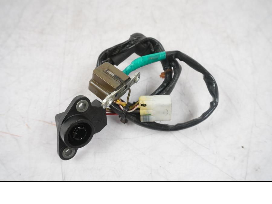 Framsidan på Tändpickup från en KTM 125 Duke -2017 motorcykel.