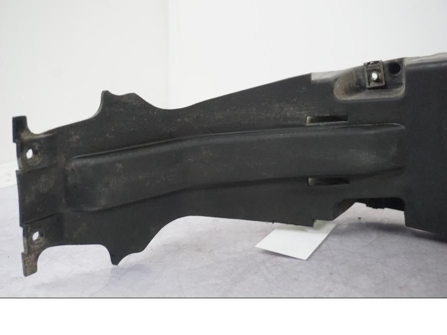 Extrabild2 på Undertail från en Triumph Tiger -2009 motorcykel.