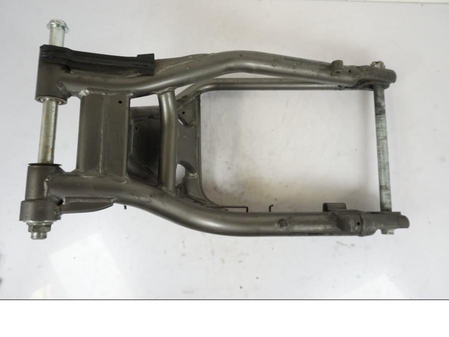 Höger sida på Sving från en Kawasaki ER-6N -2012 motorcykel.