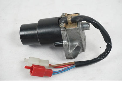 Extrabild2 på <p>Låssats från Yamaha XV 750 1993.</p>

<p>1st 1st nyckel, tändningslås, tanklock, tändningslås och</p>

<p>förvaringsfacklås Repor finns på tändningslåset se bild.</p> motorcykel.