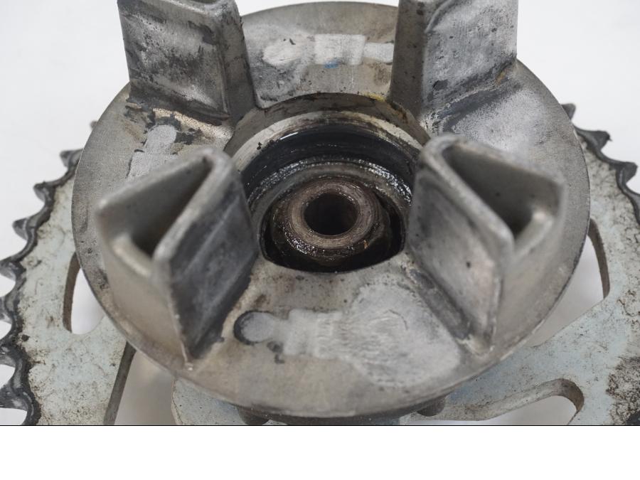 Extrabild1 på Drevfäste från en Honda CBR 125 R -2006 motorcykel.