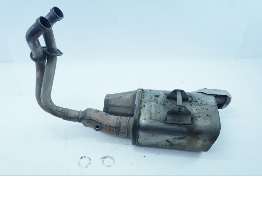 Framsidan på Ljuddämpare från en Kawasaki Ninja 650 -2018 motorcykel.