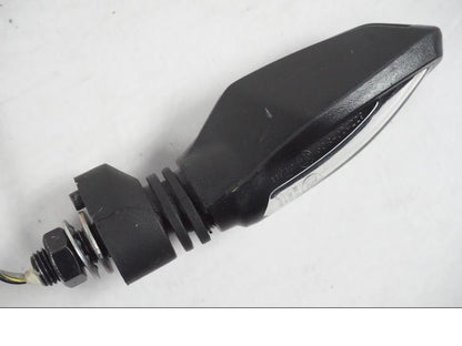 Höger sida på Blinkers LED från en KTM 390 Adventure -2021 motorcykel.