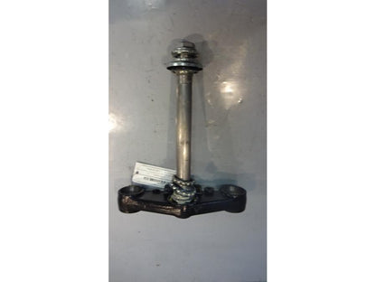 Baksidan på Gaffelkrona från en Honda NC 750 S -2017 motorcykel.