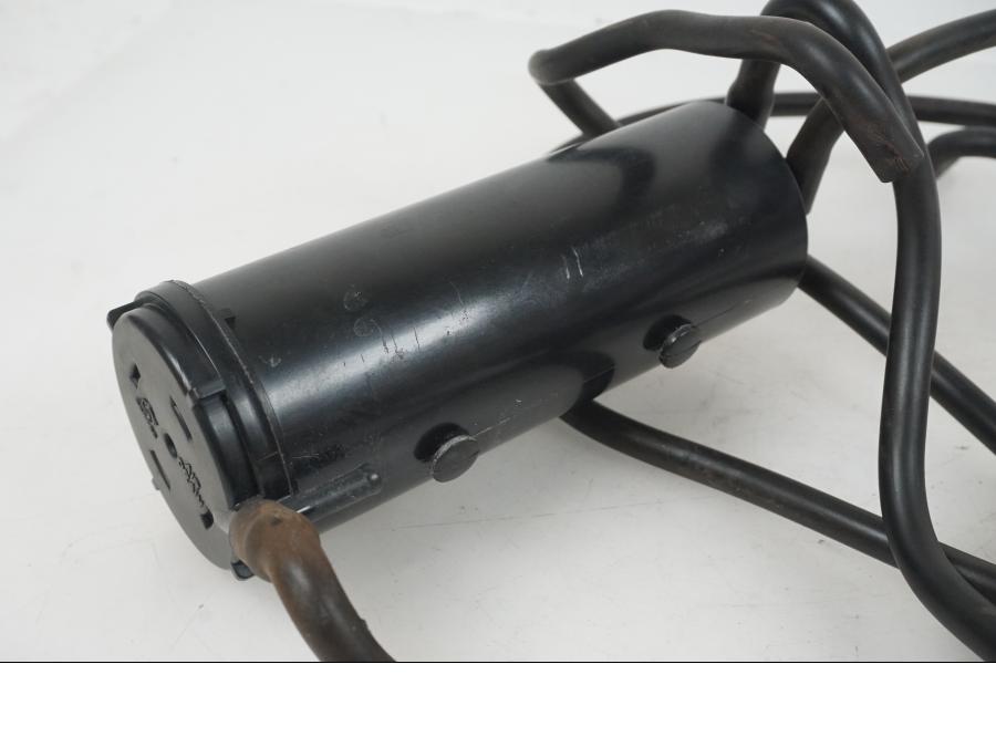 Baksidan på Fuel Evap System från en BMW F 750 GS -2019 motorcykel.