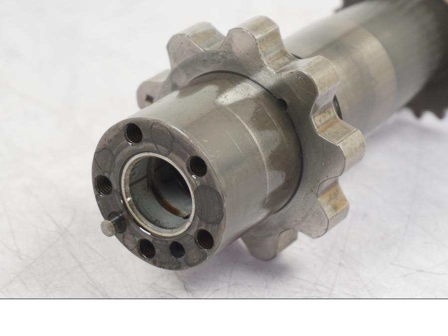 Baksidan på Kamkedjedrev från en BMW R NineT -2017 motorcykel.