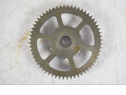 Snett nerifrån på Startkopplingsdrev från en BMW F 750 GS -2020 motorcykel.