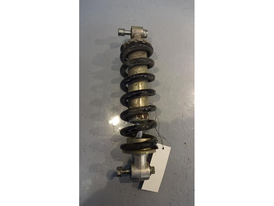 Baksidan på Stötdämpare från en Honda NC 750 S -2017 motorcykel.