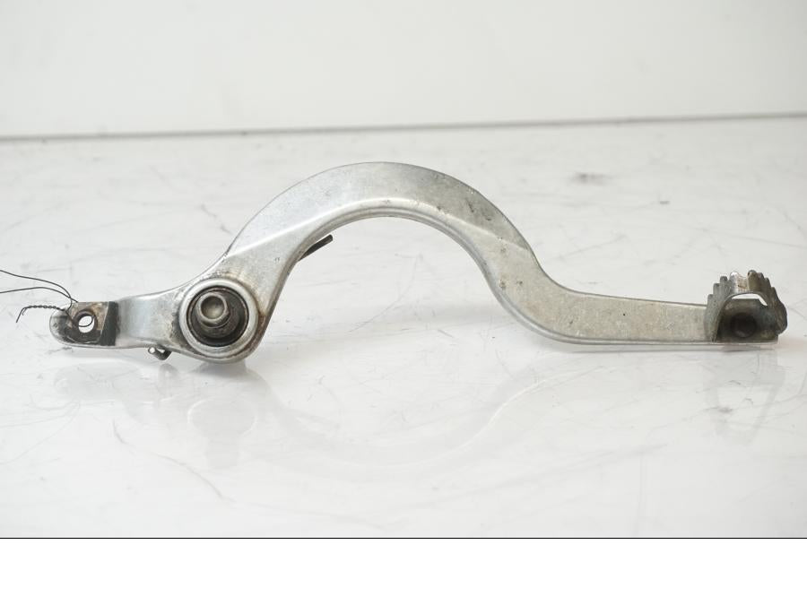 Baksidan på Bromspedal från en Husaberg FS 650 E -2003 motorcykel.