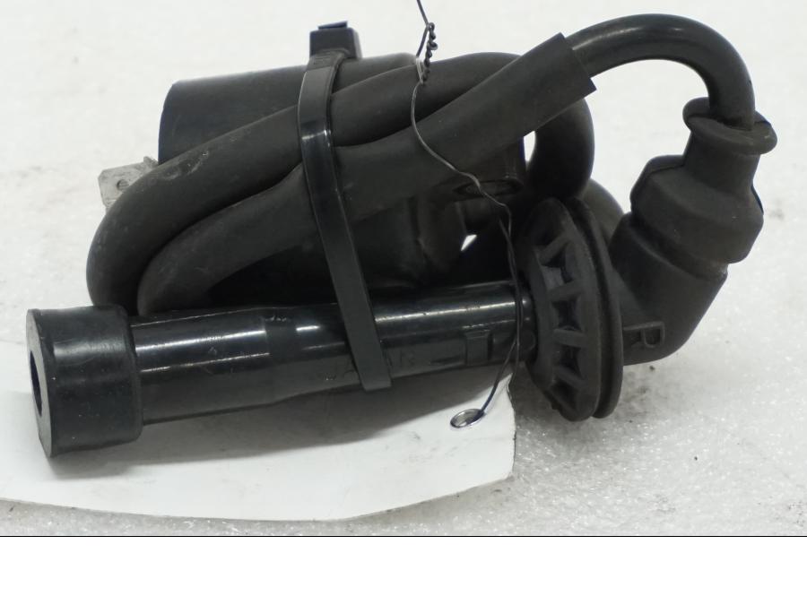 Framsidan på Tändspole från en Suzuki SV 1000 -2007 motorcykel.