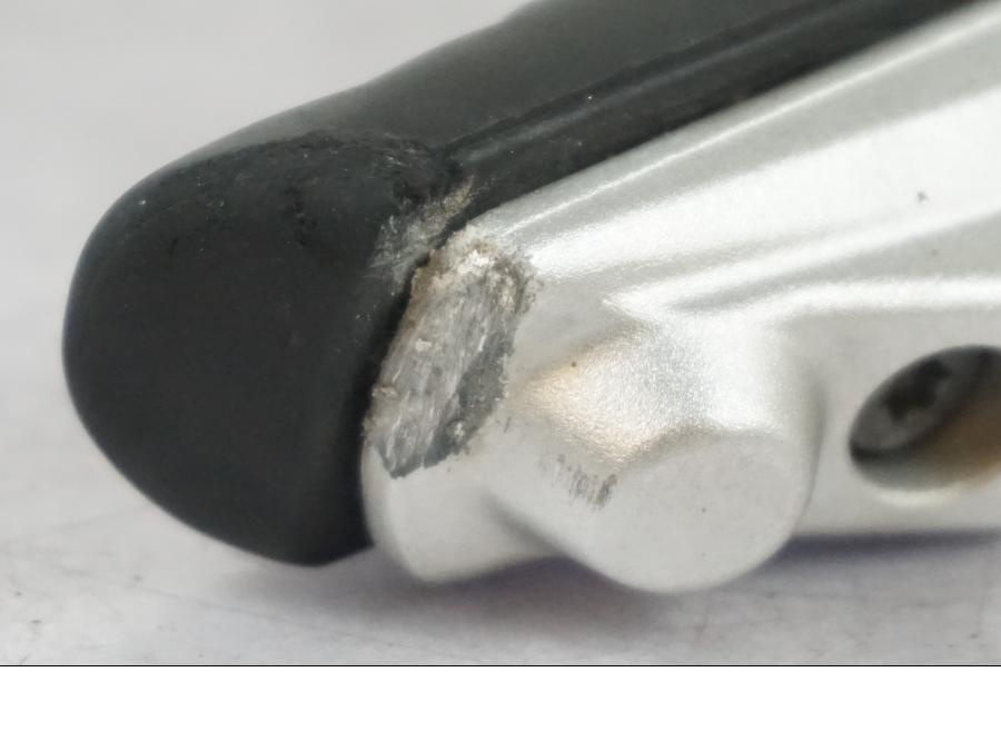 Höger sida på Fotpinne från en BMW R 1200 R -2007 motorcykel.