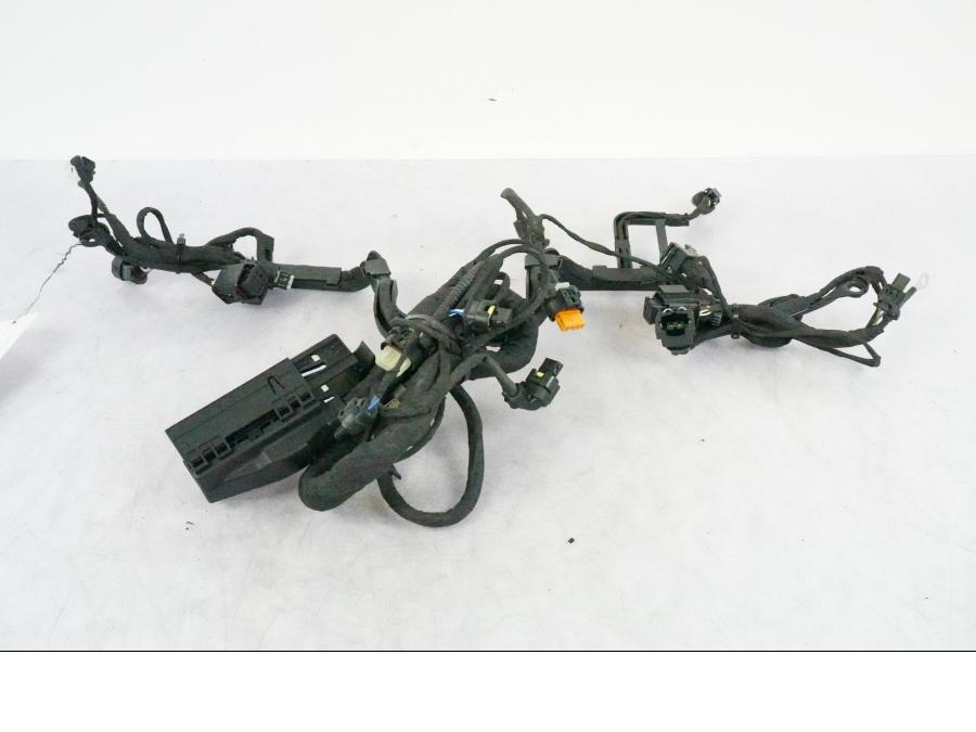 Höger sida på Kabelstam från en BMW R 1250 GSA -2021 motorcykel.