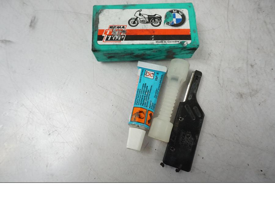 Baksidan på Verktyg från en BMW R 850 R -2004 motorcykel.