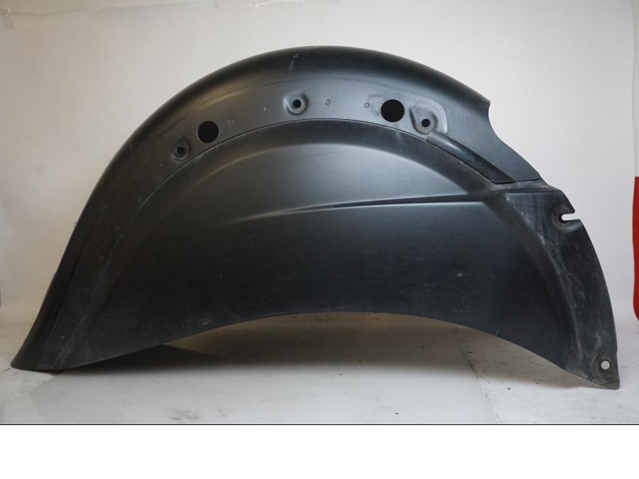 Framsidan på Bakskärm från en Indian Chieftain Dark Horse -2019 motorcykel.