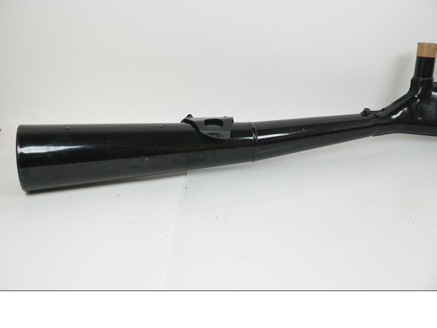 Snett uppifrån på Ljuddämpare från en Suzuki GSX 400 -1983 motorcykel.