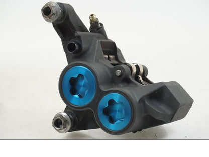 Framsidan på Bromsok från en Yamaha YZF 1000 R1 -2001 motorcykel.