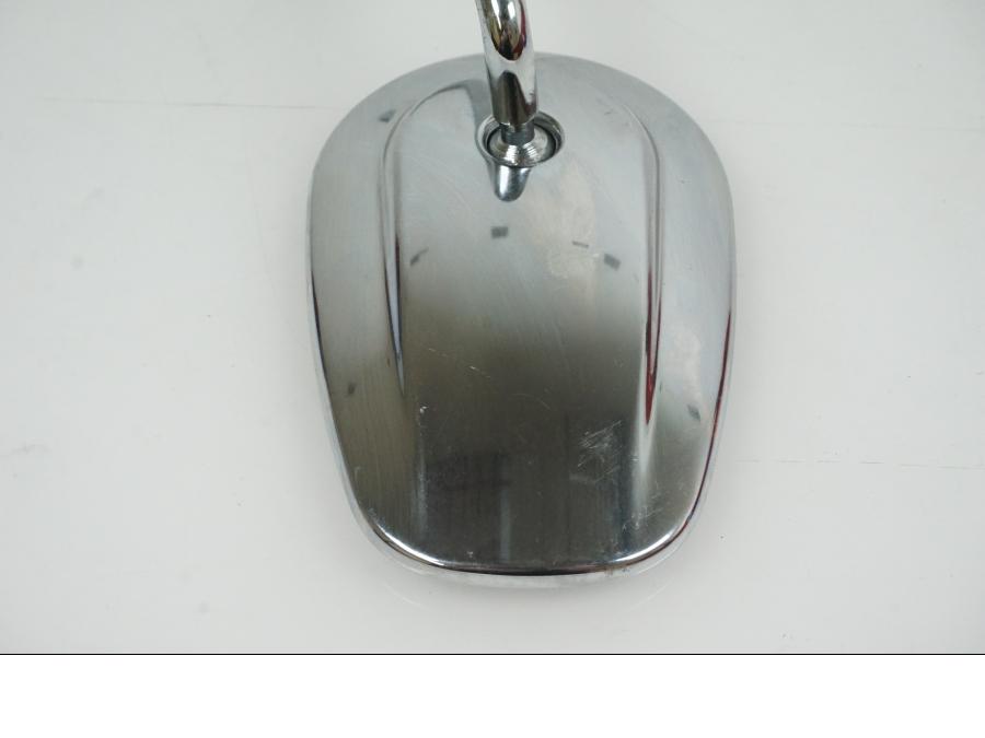 Höger sida på Backspegel från en H-D FXDB -2016 motorcykel.