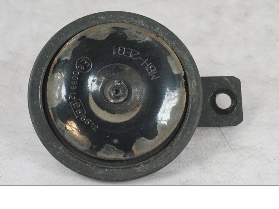 Framsidan på Signalhorn / Tuta från en Honda CBR 1100 XX -1999 motorcykel.